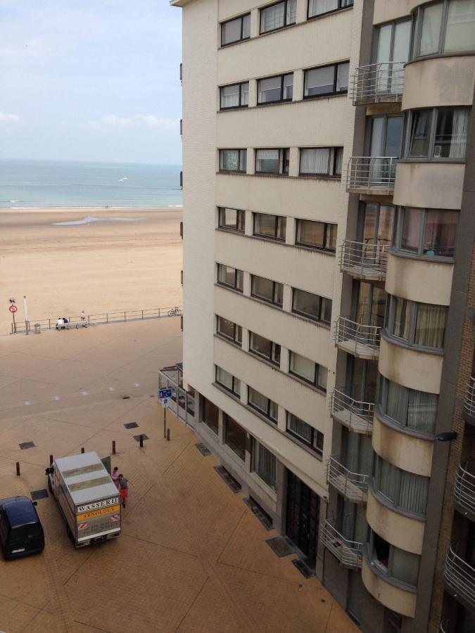 Knus Met Zijdelings Zeezicht Oostende